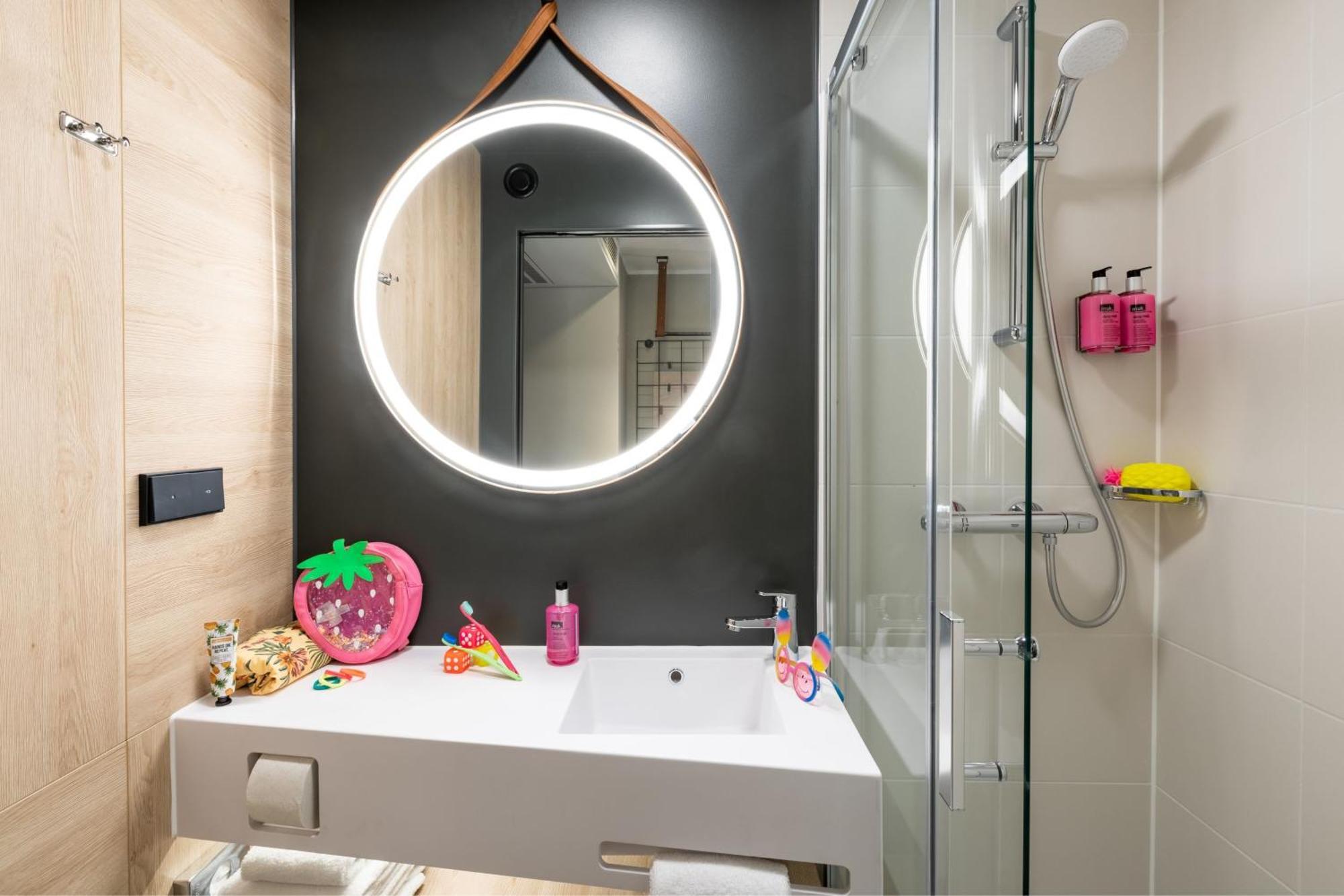 Moxy Dortmund City Ngoại thất bức ảnh